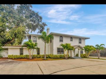 Vacation Rental for 16 Guests in Palm Harbor, Pinellas County, Picture 1