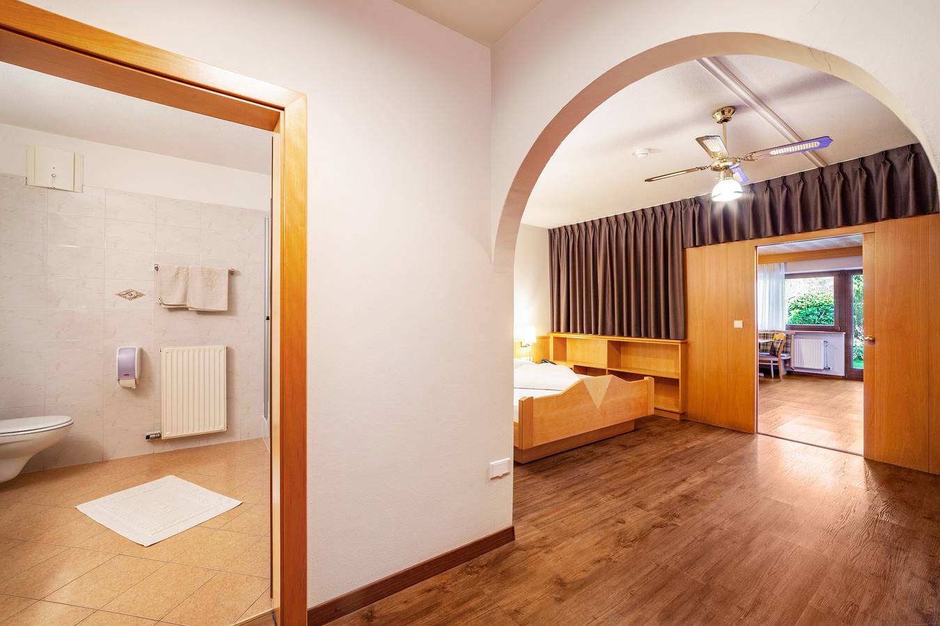 Appartamento intero, Appartamento "Alpenhof Lodge Butterblume iii" con vista sulle montagne, piscina e sauna tessile in Saltusio, San Martino in Passiria