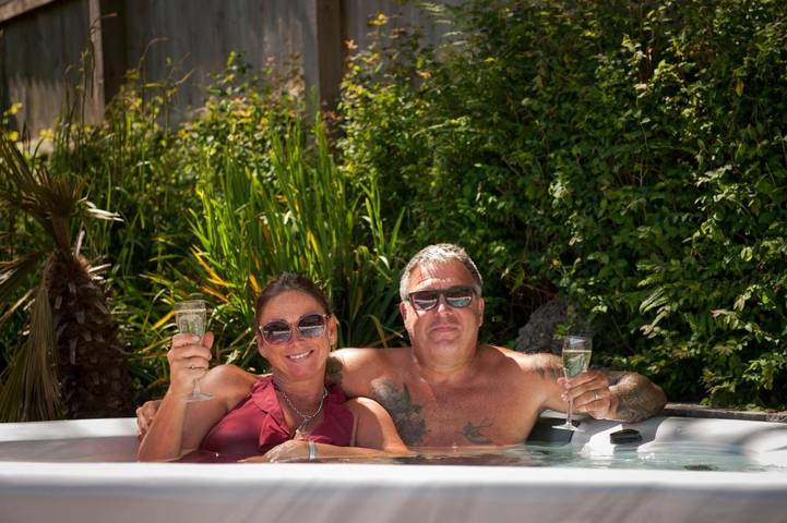 Holiday rental for 2 people, with Hot tub and Terrace as well as Garden in Charmouth