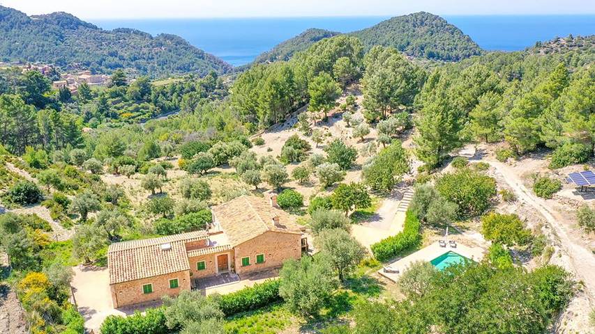Finca für 10 Personen, mit Balkon und Terrasse sowie Garten in Estellencs