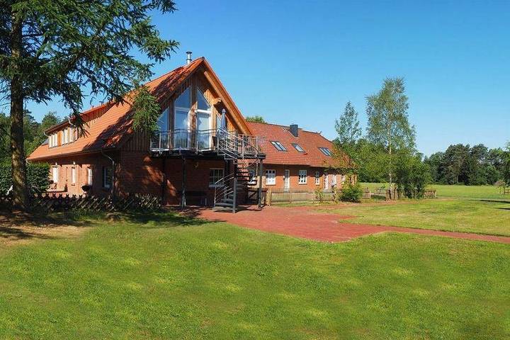 Ferienwohnung für 2 Personen, mit Terrasse und Garten sowie Sauna und Ausblick in der Lüneburger Heide