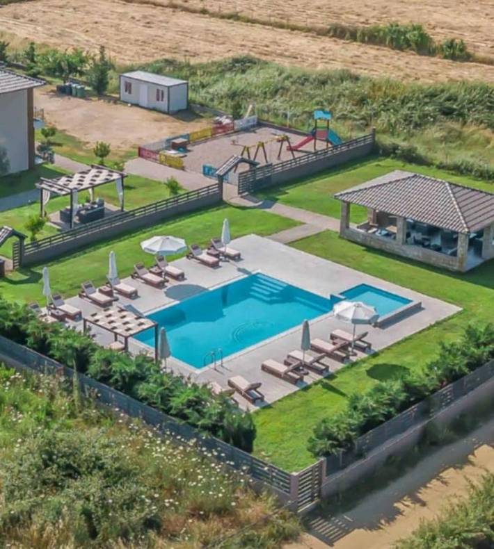 Ferienwohnung für 4 Personen, mit Pool und Balkon sowie Ausblick und Garten - 1