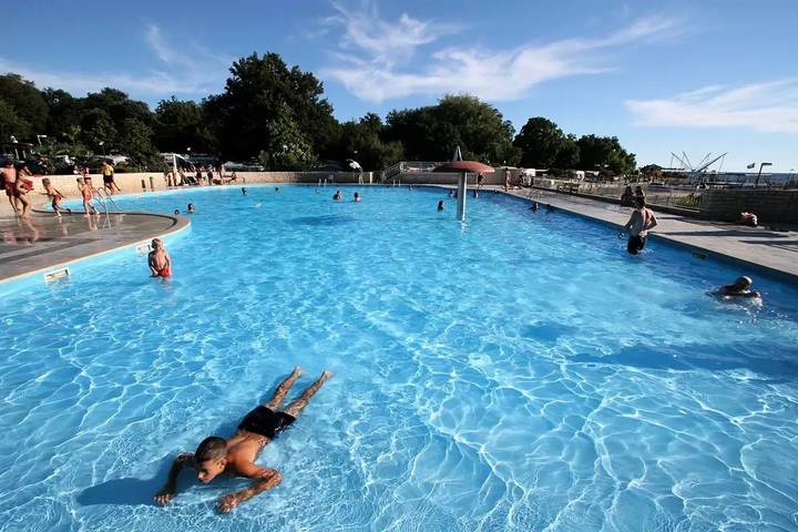 Camping für 5 Personen, mit Terrasse in Funtana - 3