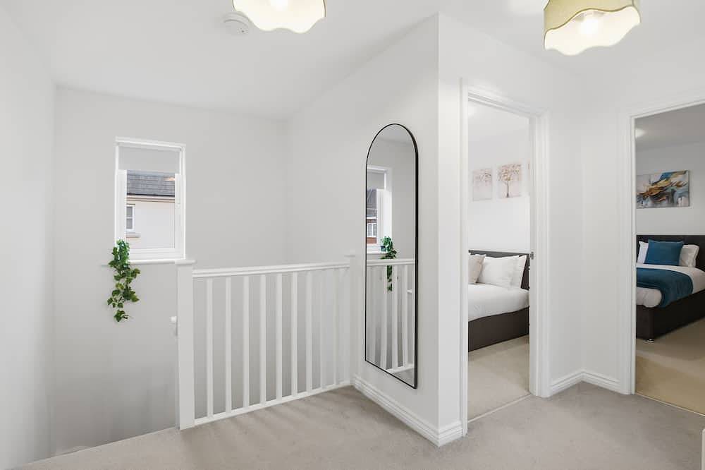 3-Bed House with Parking | Ideal for Contractors in Buckinghamshire