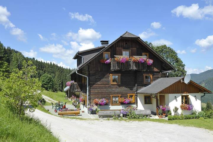 Ferienwohnung für 23 Personen, mit Ausblick und Garten - 1