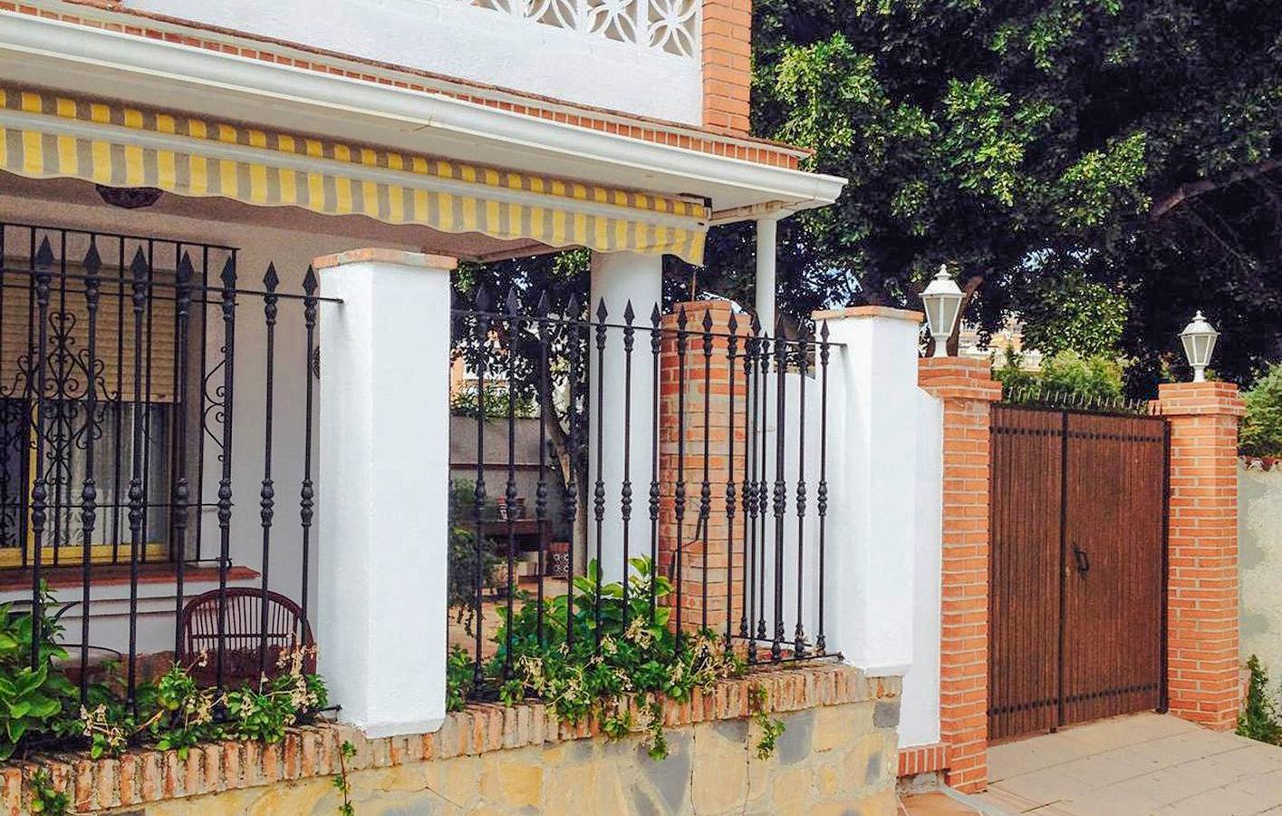 Apartamento junto a la playa con WiFi, Parking y AC - 800m de la Playa de Torrebermeja in Benalmádena, Costa del Sol