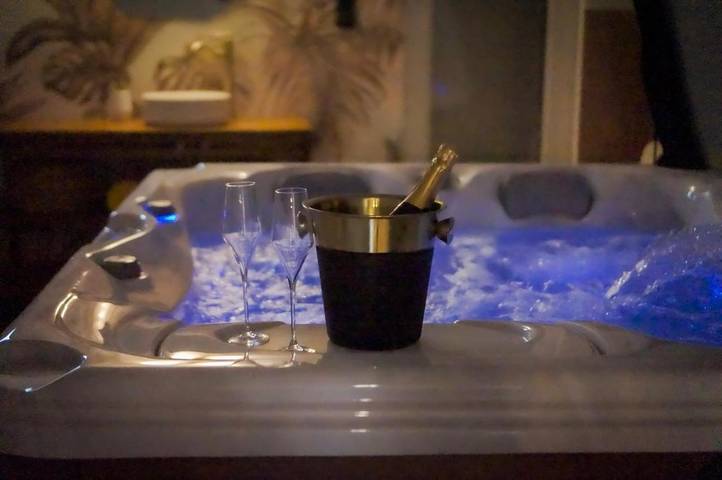 Location de vacances pour 2 personnes, avec jacuzzi et jardin à Glénac - 3