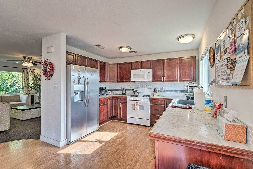 \"Vegas Oasis\" Home w / Pool & Spa-7 Meilen zum Strip! in Las Vegas, Red Rock Canyon