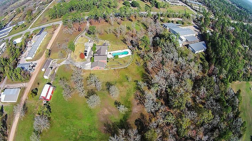 Vacation rental for 25 people, with terrace in Lake Conroe