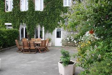 Gîte pour 13 personnes, avec jacuzzi et jardin à Fauquembergues