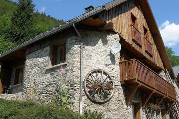 Gîte pour 6 personnes, avec jacuzzi et balcon à Allemond