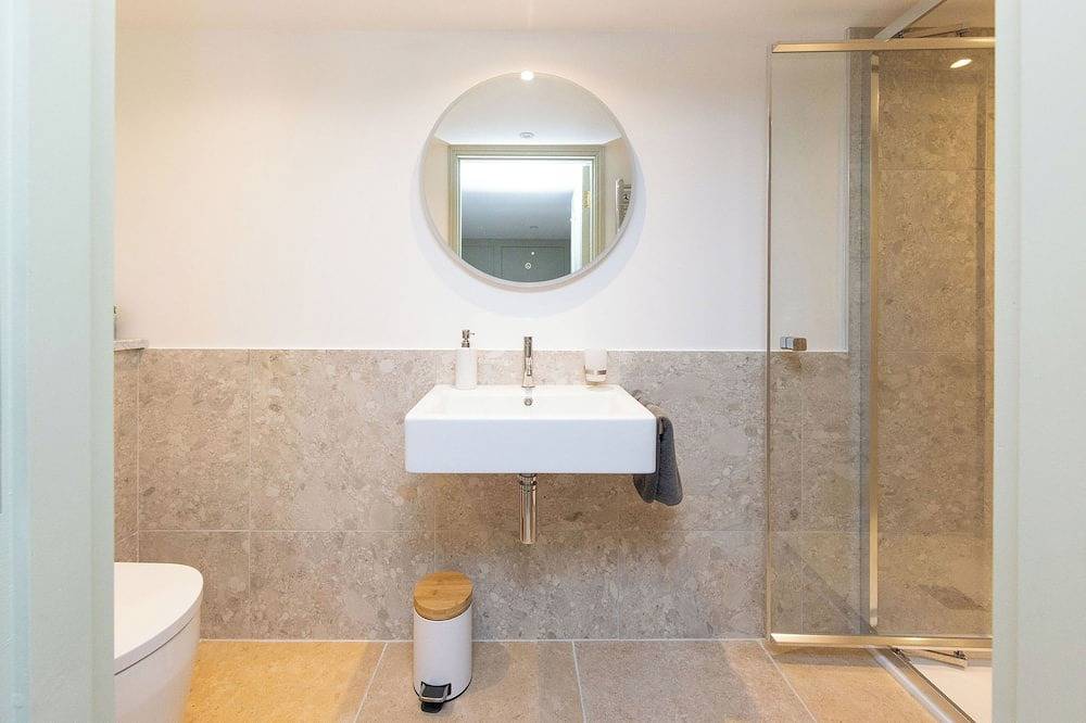 Entire apartment, A tastefully designed studio set just a few steps away from Arundel town centre in Arundel, South Downs