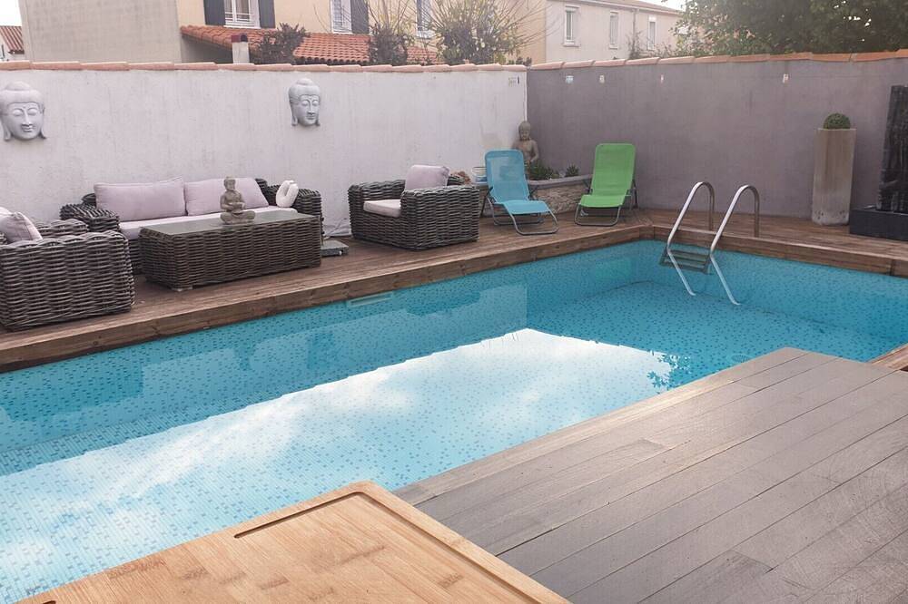 Villa 8p piscine +spa + climatisation proche des plages in Bompas, Côte d'Améthyste