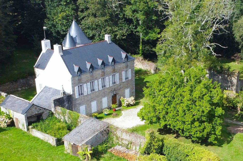 *Keriner* manoir 10 pièces avec parc arboré in Pluguffan, Région de Quimper