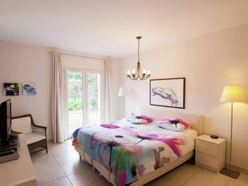 Villa for 8 People in Rouzède, Charente, Photo 4