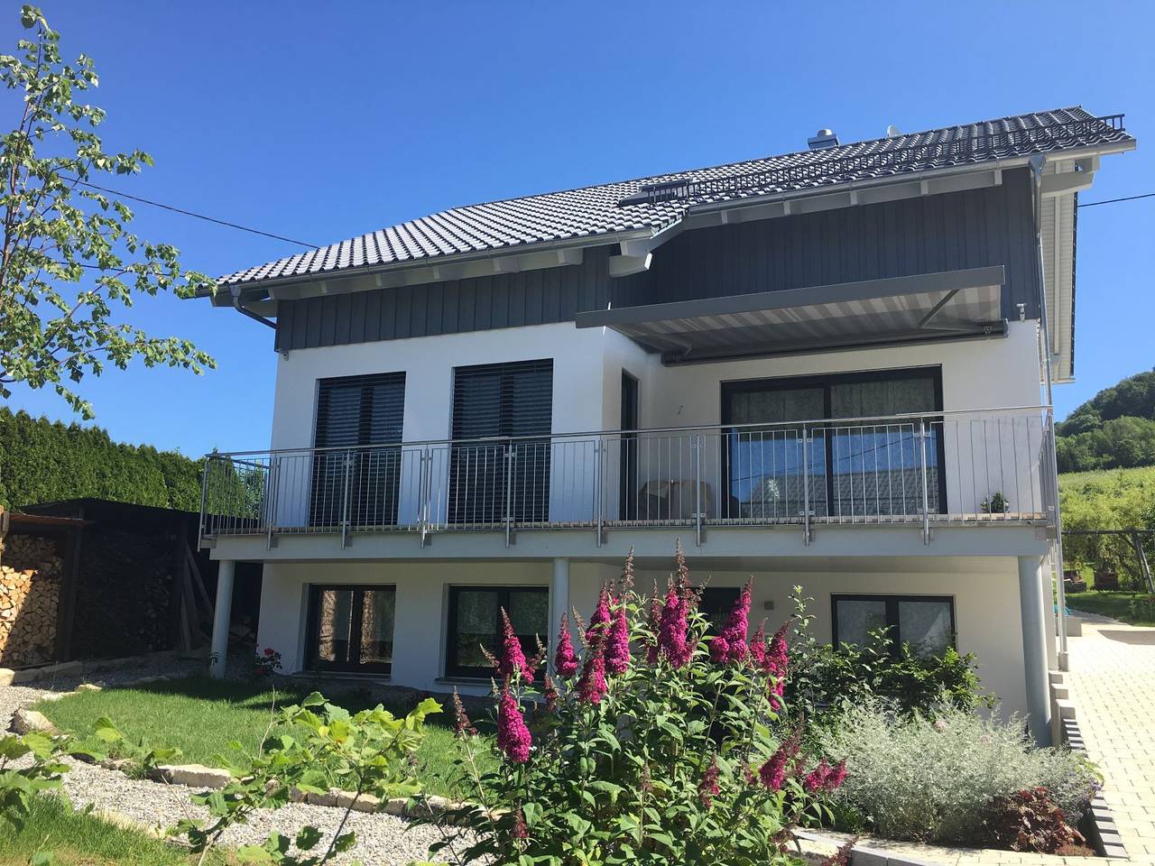 Ganze Wohnung, Apartment 'Gluiber' mit Bergblick, privater Terrasse und Wlan in Beuren, Albsteig Etappe 9