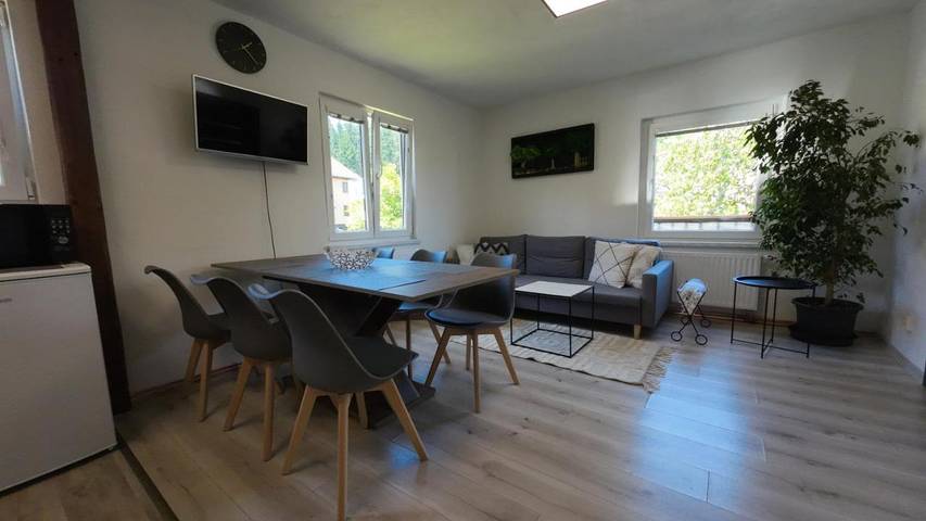 Ferienwohnung für 6 Personen, mit Balkon und Terrasse in Kienberg