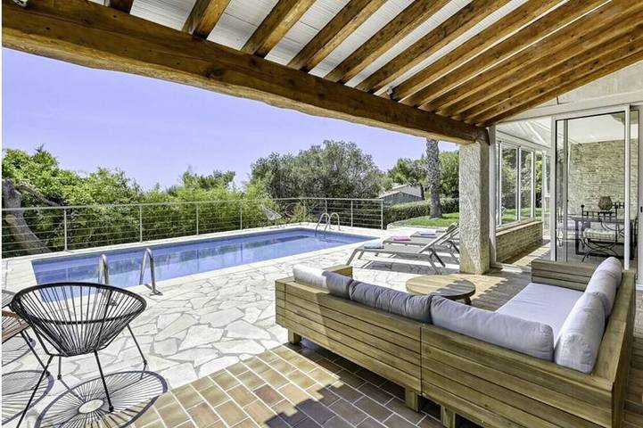 Villa pour 8 personnes, avec jardin ainsi que piscine et balcon à Saint-Cyr-sur-Mer