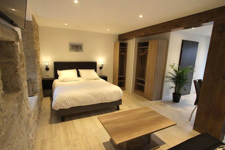 Appartement de vacances pour 3 personnes, avec Balcon et Jacuzzi ainsi que Terrasse et Jardin