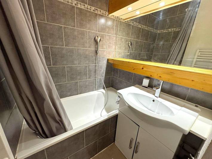 Chalet pour 4 personnes, avec balcon dans Les Menuires