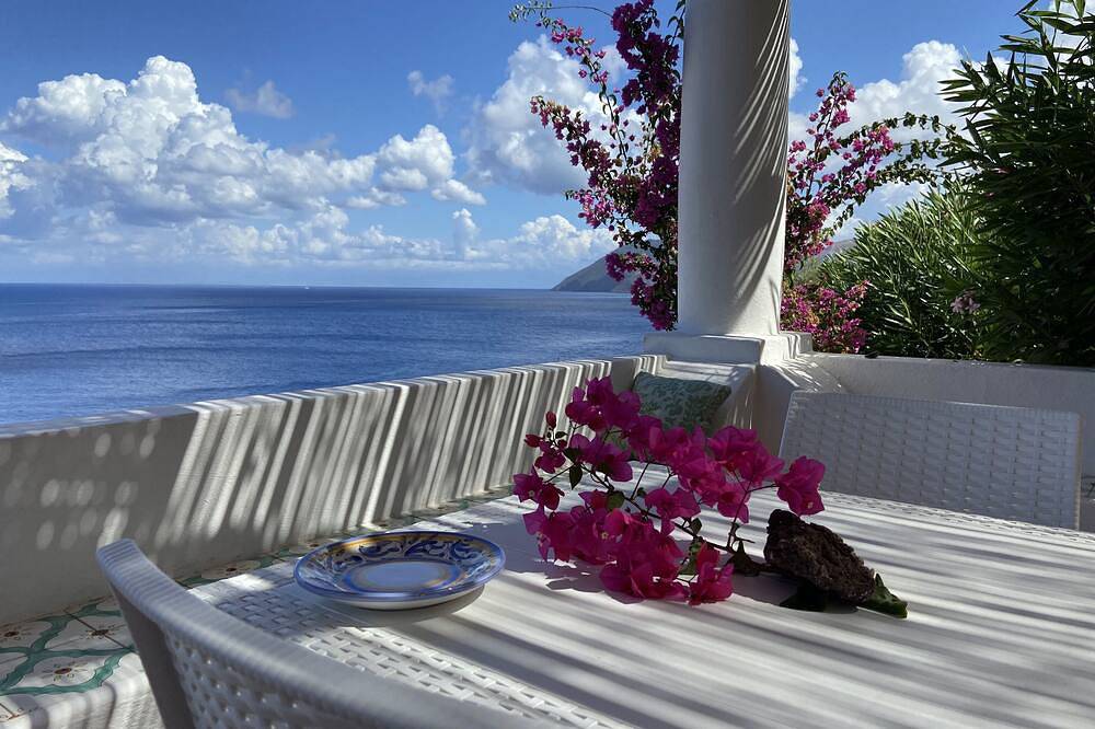 Eolian House “Cielo“ - Unforgettable sunsets in Lipari