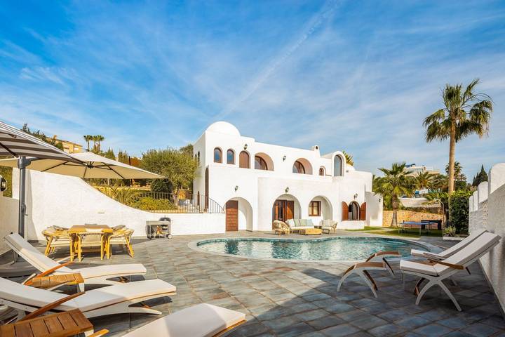 Villa pour 6 personnes, avec Balcon et Terrasse ainsi que Jardin et Piscine à La Vila Joiosa