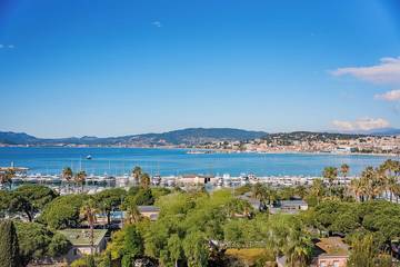 Gîte pour 6 personnes, avec terrasse dans Port Pierre Canto Cannes