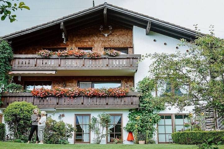 Ferienhaus für 4 Personen, mit Terrasse und Sauna in Rettenberg