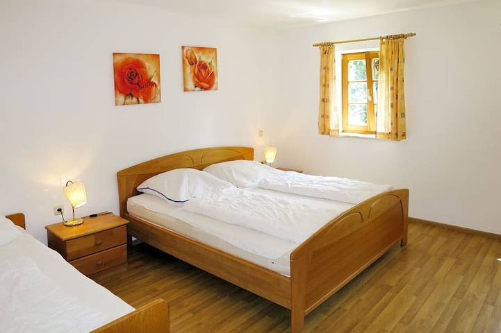 Ferienhaus für 25 Personen, mit Balkon und Garten sowie Pool in Viechtach - 2
