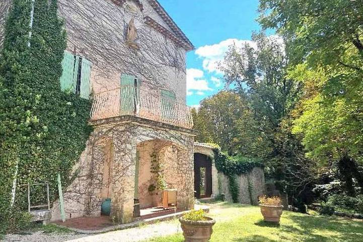 Appartement de vacances pour 4 personnes, avec jardin et balcon à Brignoles