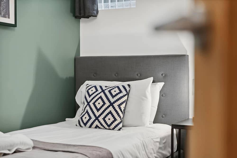 Entire apartment, Corinium Lodge - town centre apartment in Cirencester, Gloucestershire