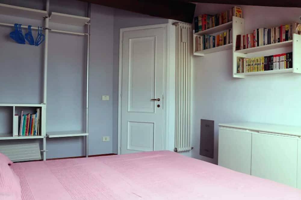 Entire apartment, Corte Cavour. An attic in the heart of the city in Ravenna, Ravenna Province
