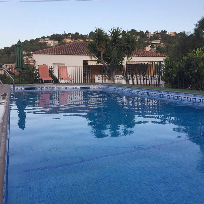 Casa de vacaciones para 10 personas, con vistas además de piscina y jardín - 1