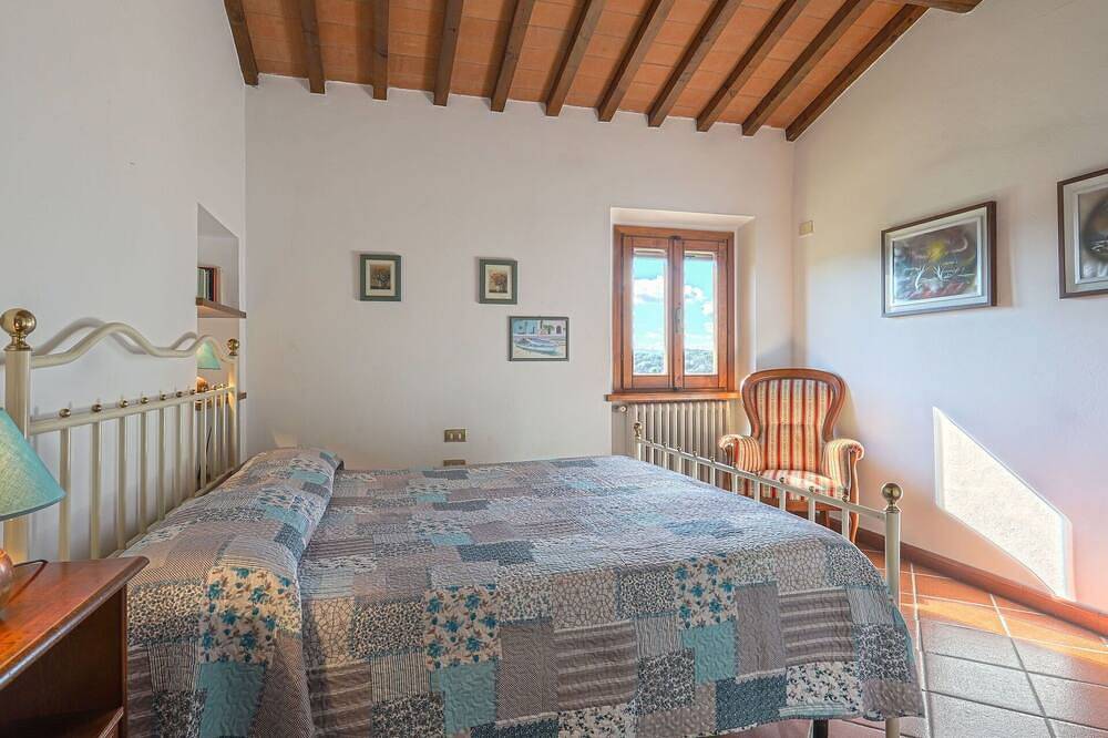 Beautiful  villa for 16 guests with Wifi, private pool, Tv, patio, pets allowed and panoramic view in Scandicci, Florence Province