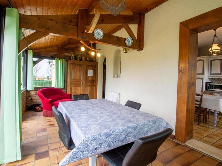 Location de vacances pour 8 personnes, avec jardin ainsi que terrasse et piscine, animaux acceptés à Lamonzie-Saint-Martin - 3