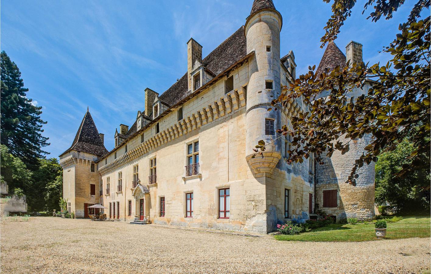 Paradis au bord de la piscine : Une escapade élégante à Saint-Martin in Saint-Martin-des-Combes, Périgord Pourpre
