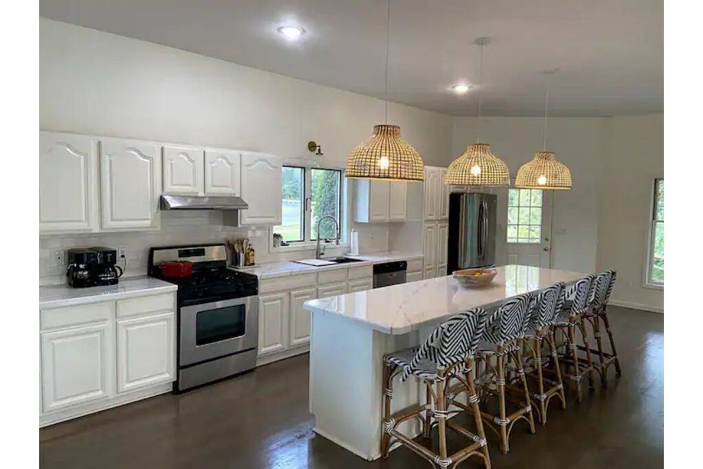 Unique River House on The Potomac - with Hot Tub in Seneca Rocks