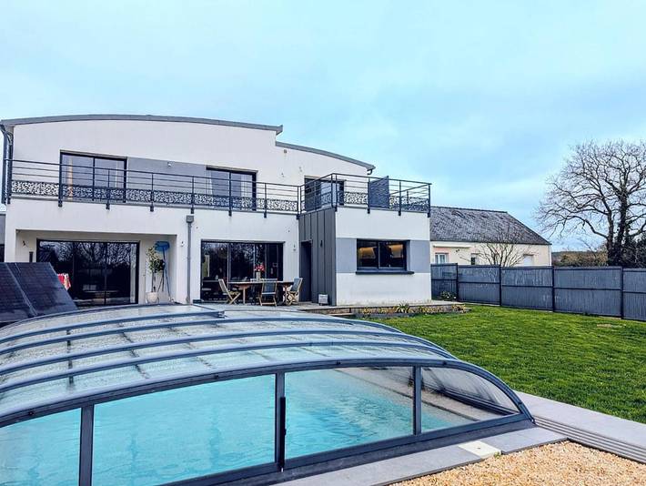 Villa pour 8 personnes, avec vue sur le lac et jardin ainsi que vue et piscine - 1