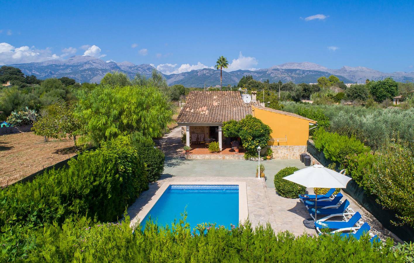 Búger Terrassenwohnung - Pool, AC, Aussicht & Wifi in Búger, Mallorca Inselmitte