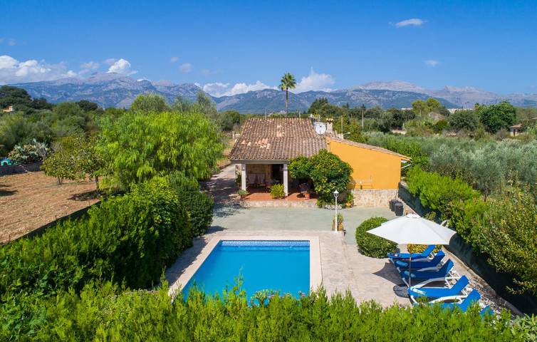 Búger Terrace Apartment - Pool, AC, Views & Wifi in Búger, Majorca Center