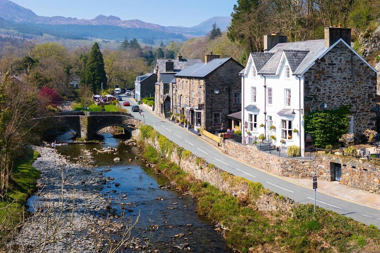 Superior Double or Twin Room with Garden View in Beddgelert, Snowdonia