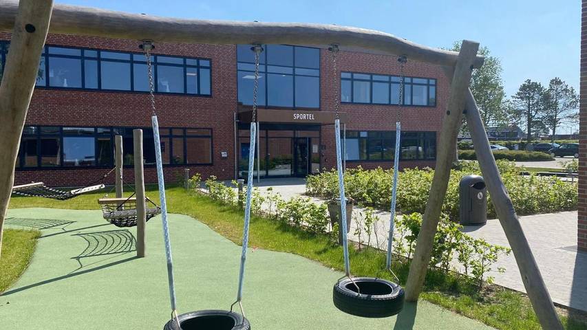 Hotel for 3 personer, med Terrasse og Jacuzzi såvel som Have og Børnepool i Varde