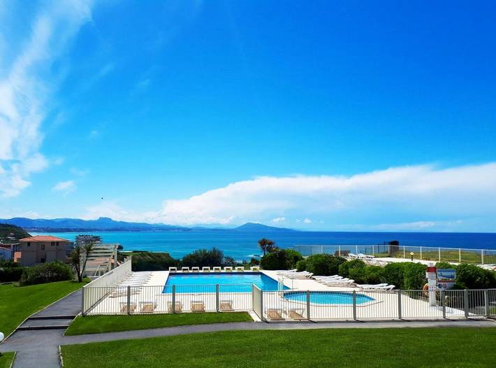 Appart’hôtel pour 6 personnes, avec Terrasse et Jardin ainsi que Bassin pour enfant et Piscine