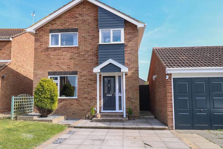 Cottage for 6 people, with garden and terrace as well as hot tub in Hemsby