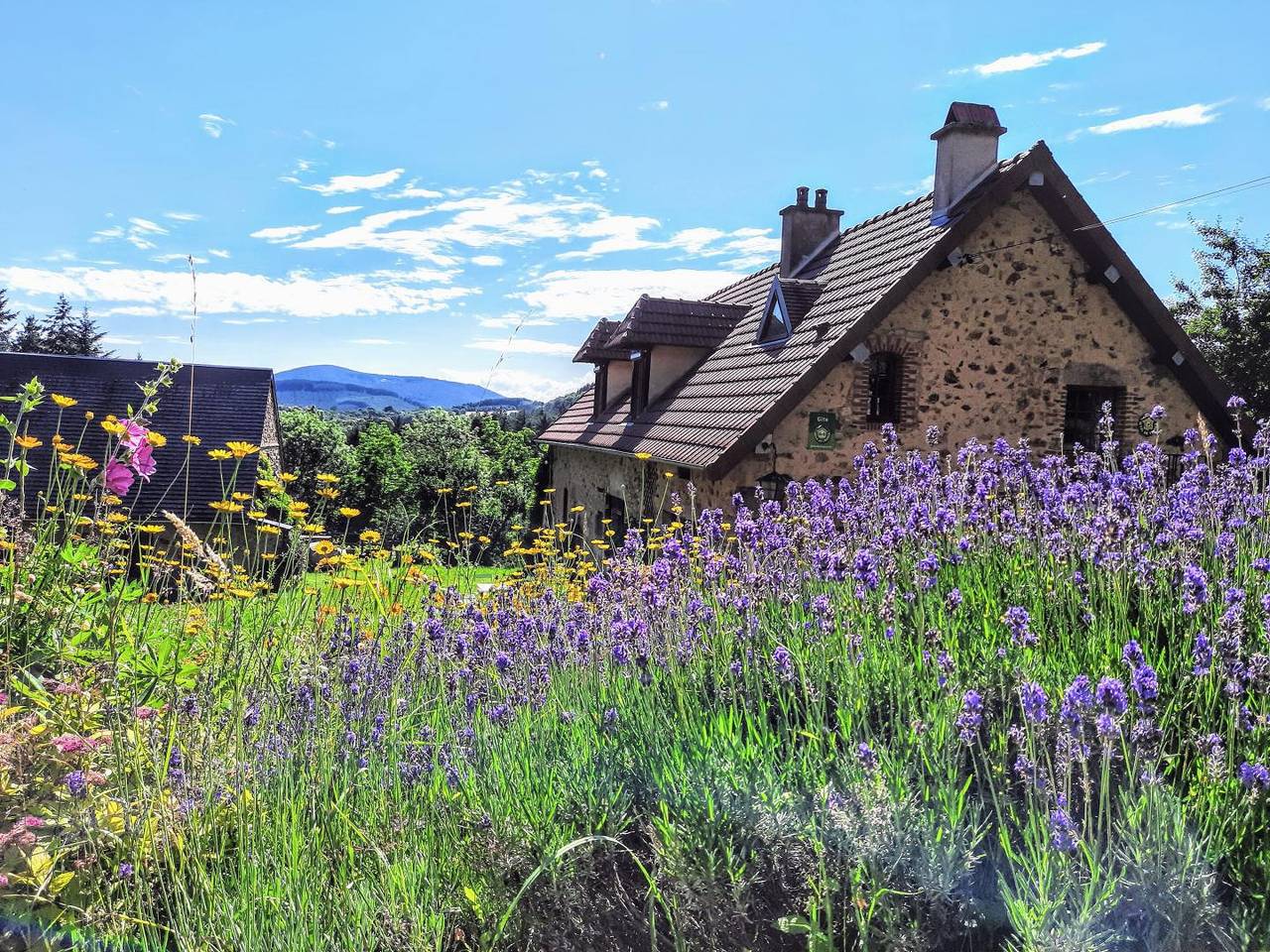 Maison De Vacances pour 6 Personnes dans La Grande-Verrière, Parc naturel régional du Morvan