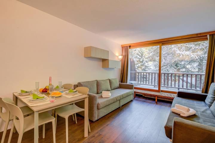 Ganze Wohnung, Studio La Finestra Sulle Piste with Balcony and Garage in Cesana Torinese, Via Lattea