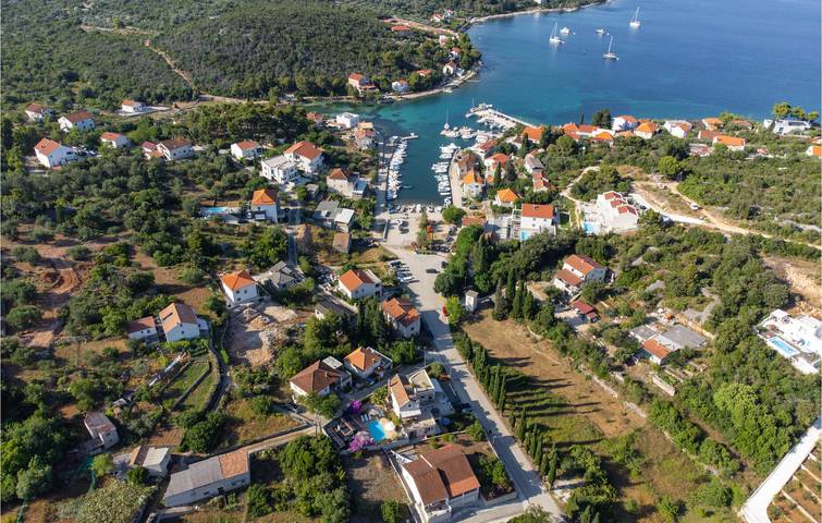Gemütliche 240 m² große Wohnung mit Pool, Terrasse und WLAN – 1,5 km bis zur Küste in Sali, Dugi Otok