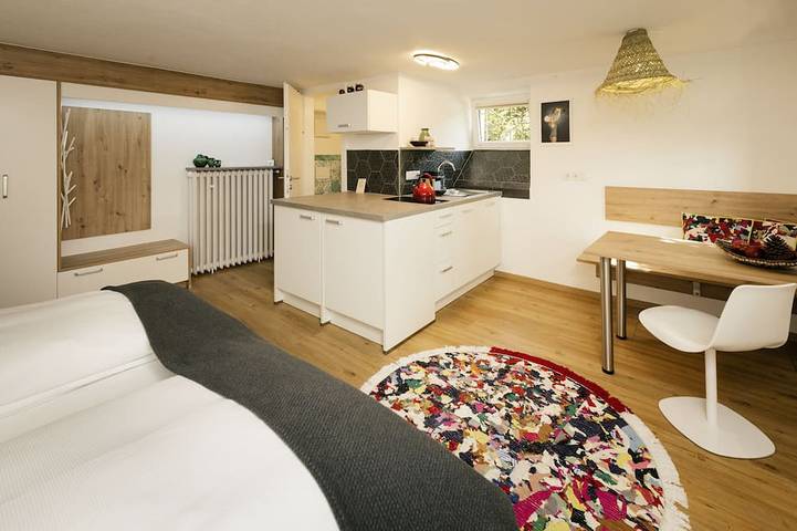 Ganze Wohnung, Villa Marwa - eine Ruheoase im Grünen mit Stadtblick in Karwendel (Tirol), Innsbruck