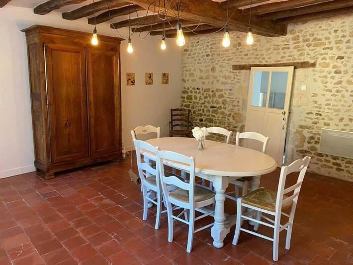 Location de vacances pour 6 personnes, avec terrasse et jardin à Mézières-sous-Lavardin