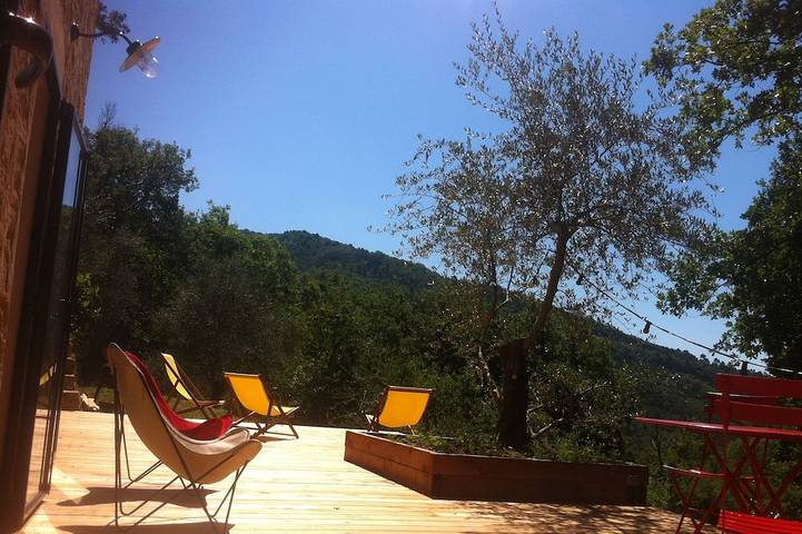 Location de vacances pour 6 personnes, avec Terrasse et Jardin à Coaraze